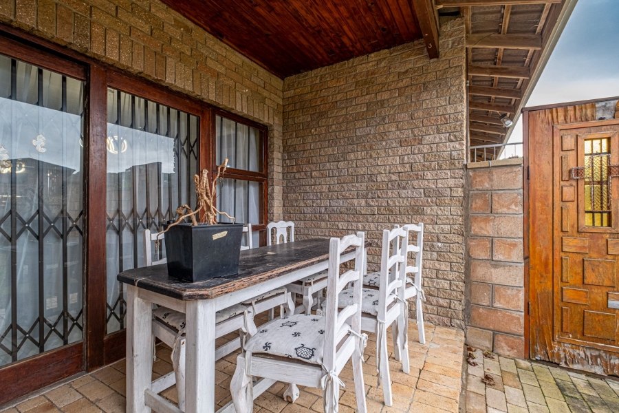 3 Bedroom Property for Sale in Seaview Eastern Cape